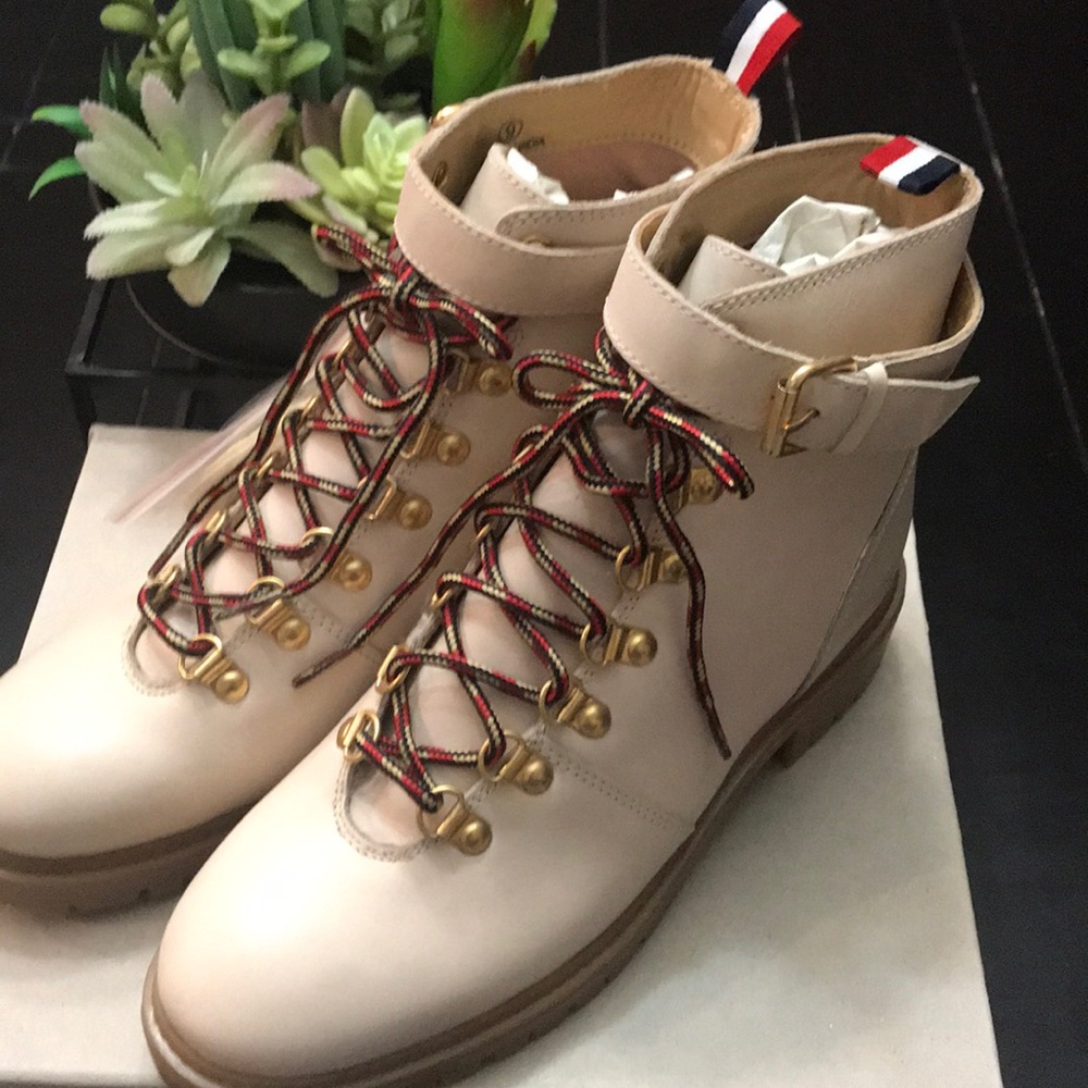 NIB🇫🇷AUTHENTIC UO hiker Boot JESSA Leather